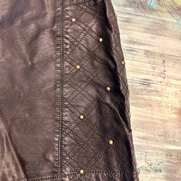 Silence + Noise Faux Leather Shorts - Picture 3 of 9